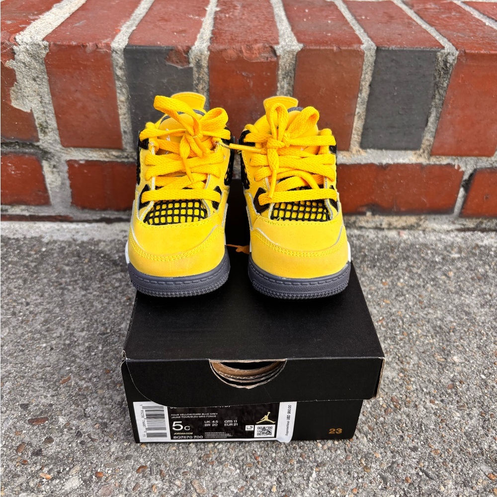 Size 5C Toddler Jordan Retro 4 Sneakers